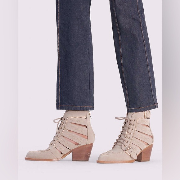 NEW HTF COACH PAISLEY BOOTIE - Picture 5 of 16